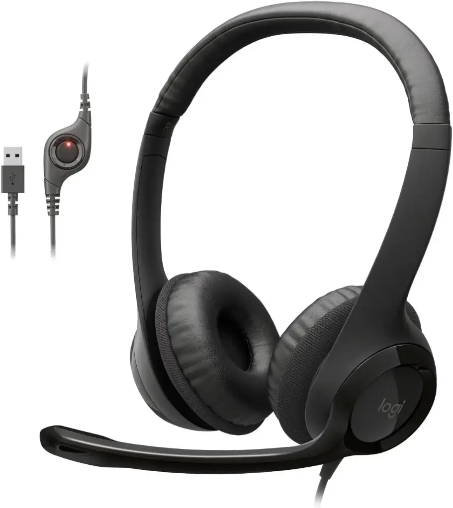 Audifono headset de cable Logitech H390 Mic, USB-A headset con microfono para PC, cancelación de ruido (extraído de ambiente corporativo)